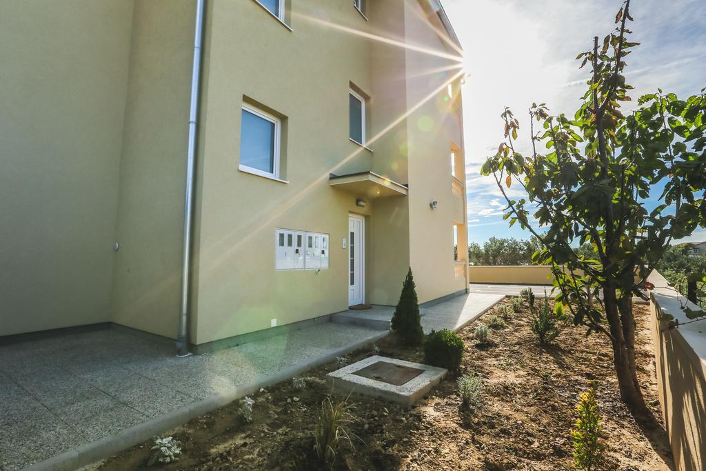 Apartments Sesar Banjol Exterior foto