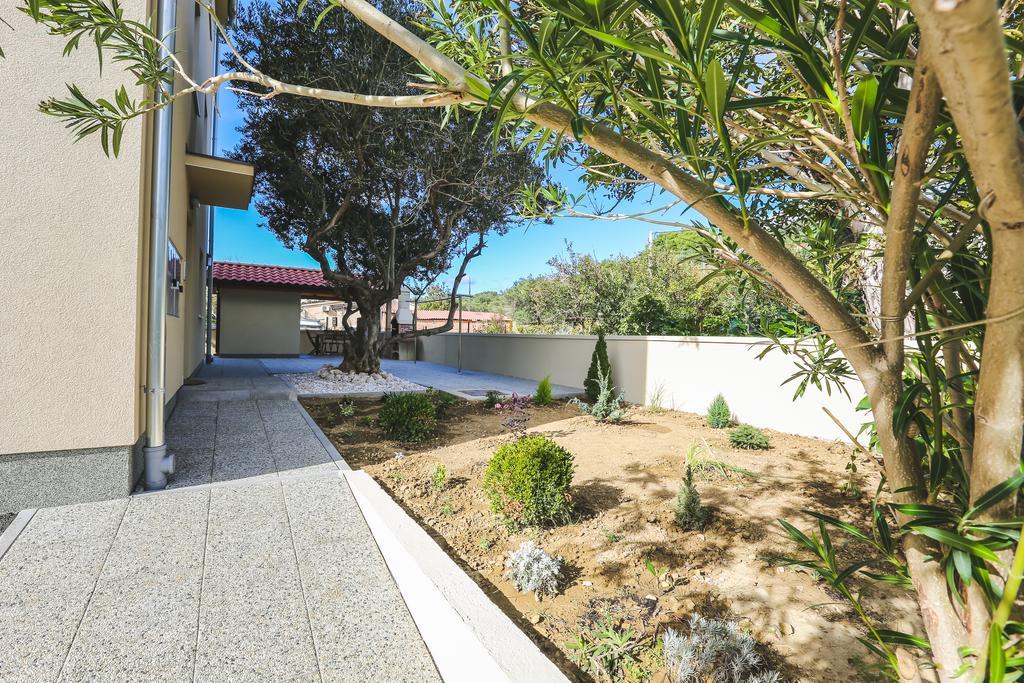 Apartments Sesar Banjol Exterior foto