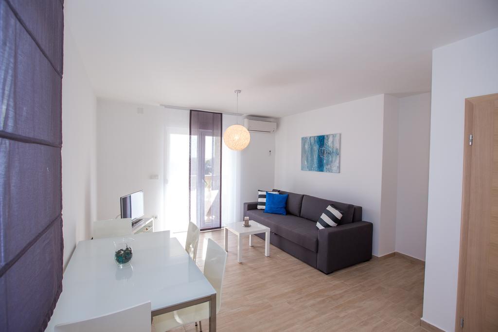Apartments Sesar Banjol Exterior foto