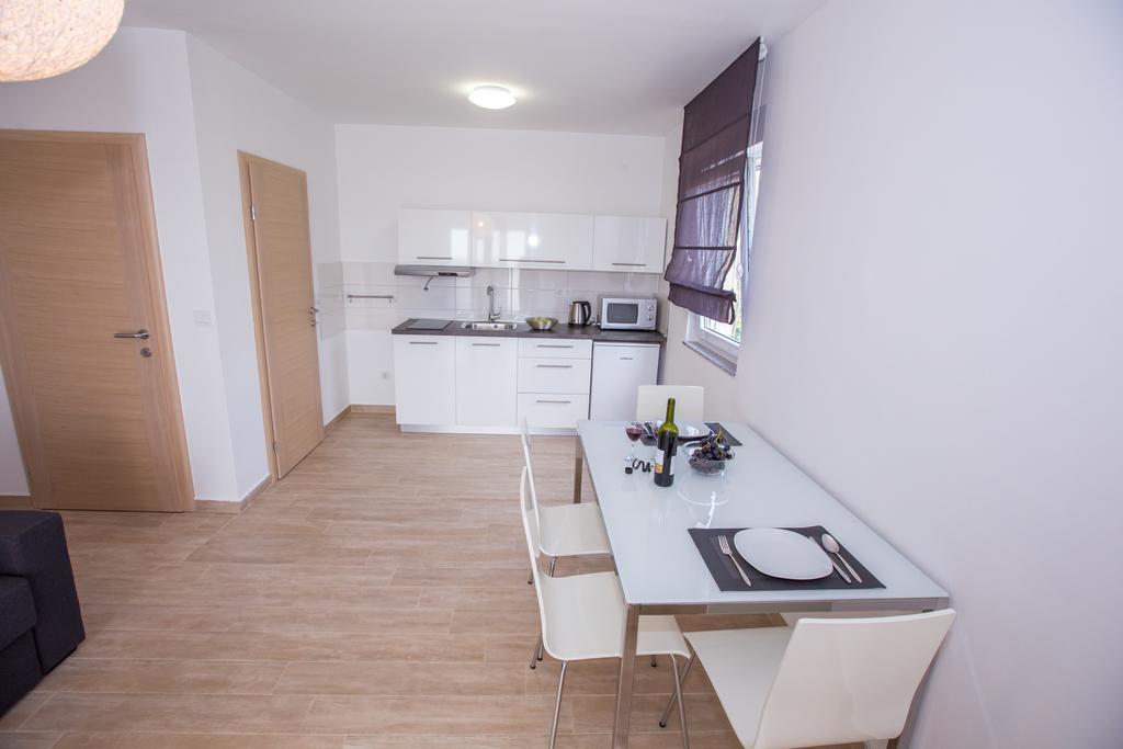 Apartments Sesar Banjol Exterior foto